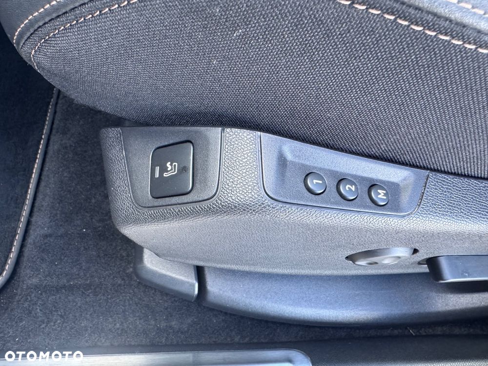 Peugeot 3008 1.2 PureTech GT Pack S&S EAT8 - 11