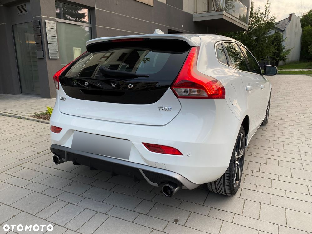 Volvo V40 T4 Drive-E R-Design Momentum - 19