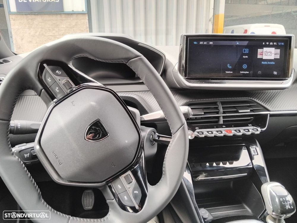 Peugeot 2008 1.2 PureTech Allure - 13