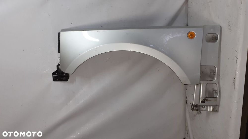 * RANGE ROVER III VOGUE BŁOTNIK LEWY PRZÓD PRZEDNI LRC 737 srebrny PODDASZE - 1