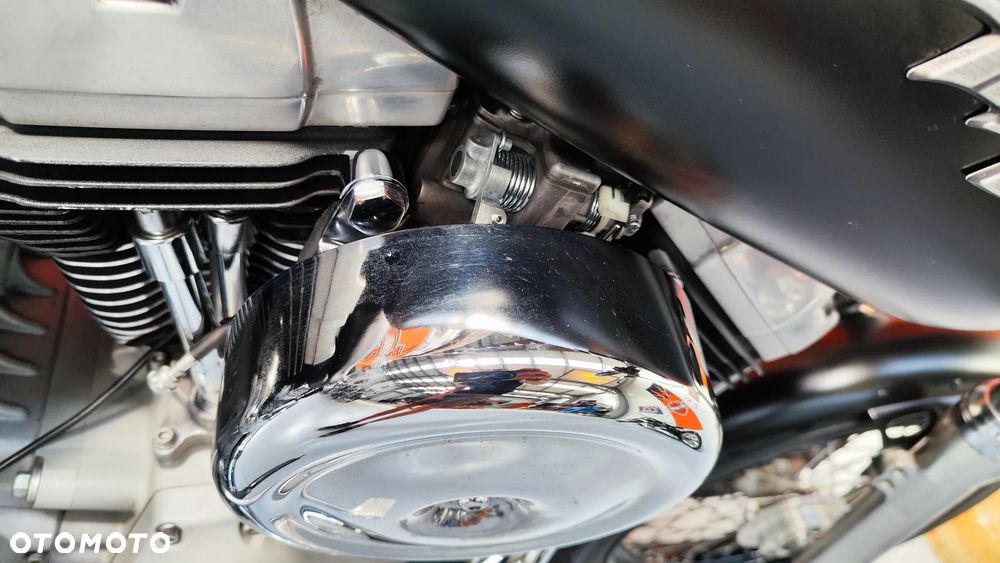 Harley-Davidson Dyna Street Bob - 15