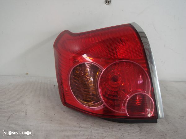 Farolim Stop Dto Toyota Avensis (_T25_) - 1