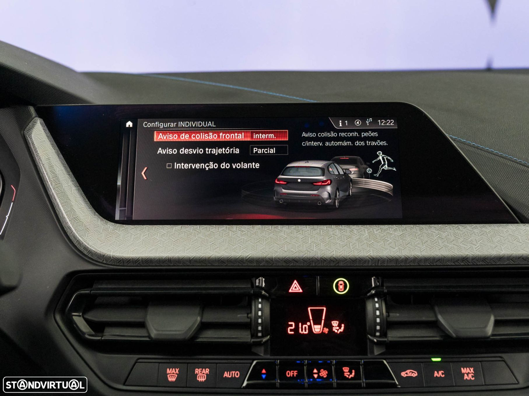 BMW 118 i Pack Desportivo M Auto - 32