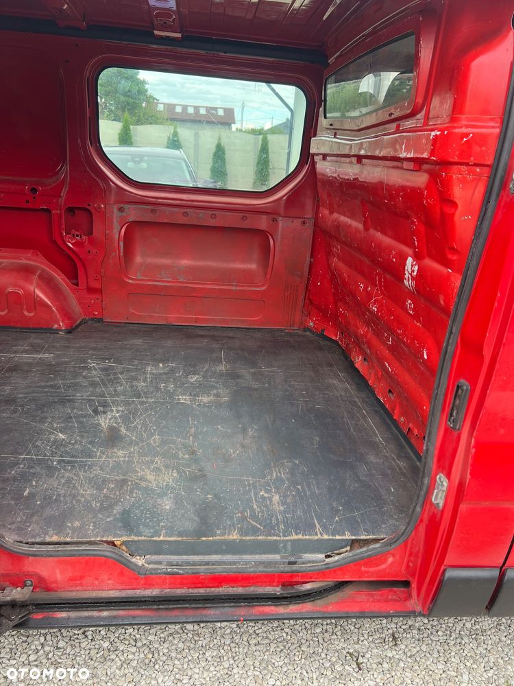 Opel Vivaro - 10