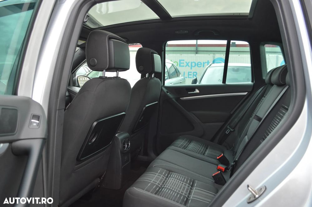 Volkswagen Tiguan 2.0 TDI SCR 4MOTION BlueMotion Technology DSG Sport & Style - 16
