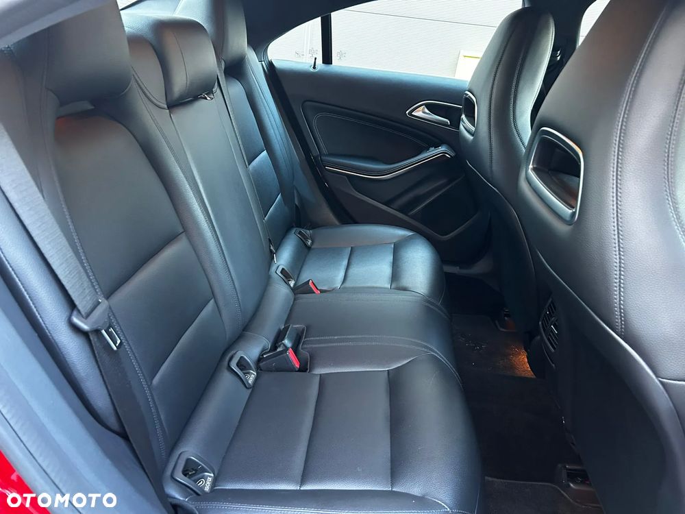 Mercedes-Benz CLA 250 7G-DCT - 19