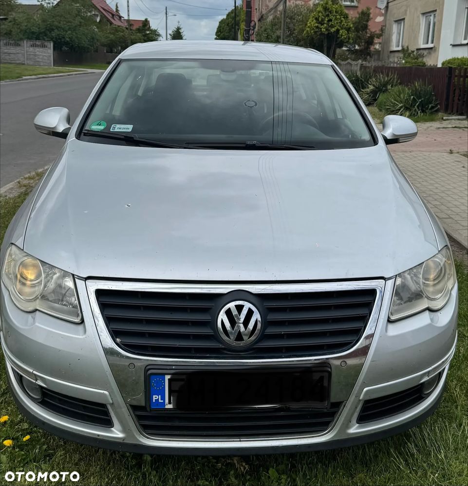 Volkswagen Passat 1.9 TDI Comfortline - 1