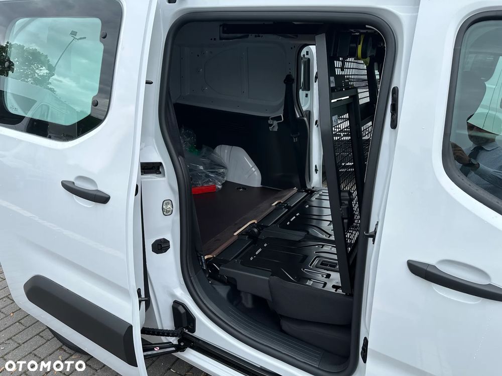 Fiat Doblo załogowy 5-osób - 14