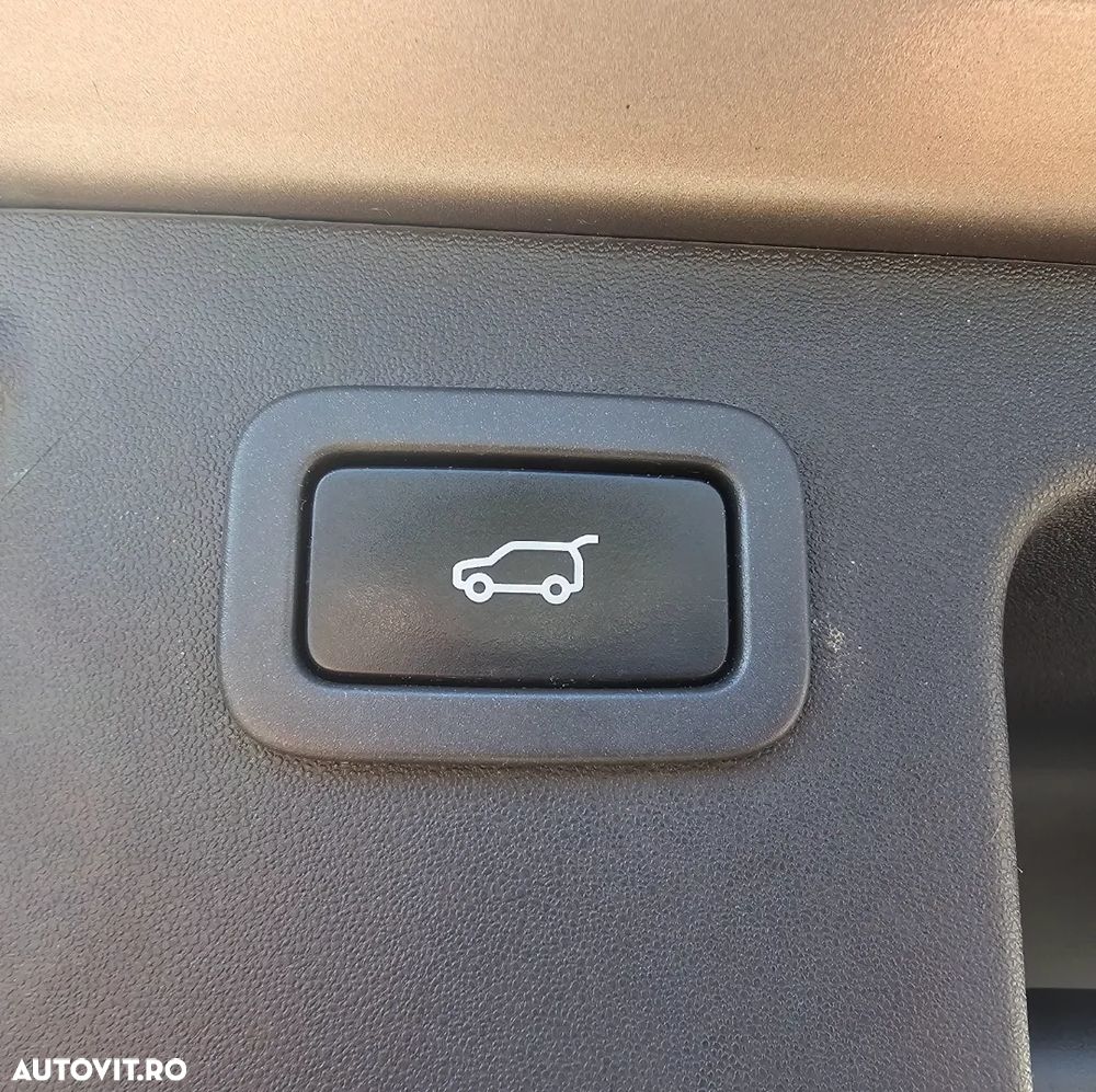 Land Rover Discovery Sport 2.0 l TD4 HSE Luxury Aut. - 24