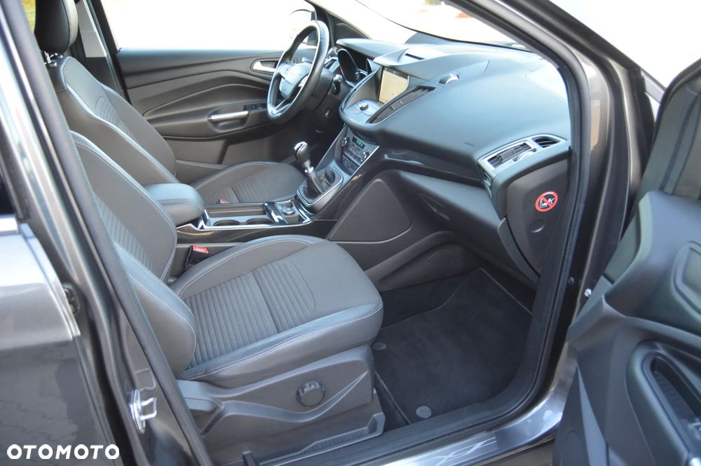 Ford Kuga 1.5 EcoBoost 2x4 Titanium - 34