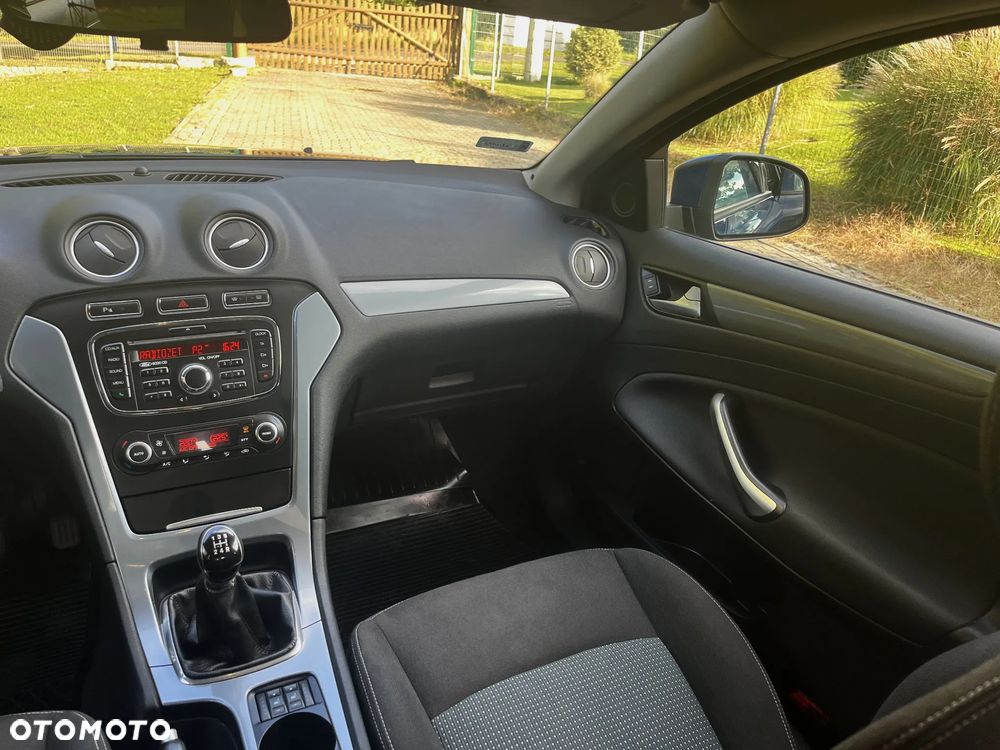 Ford Mondeo 2.0 Gold X Plus - 15