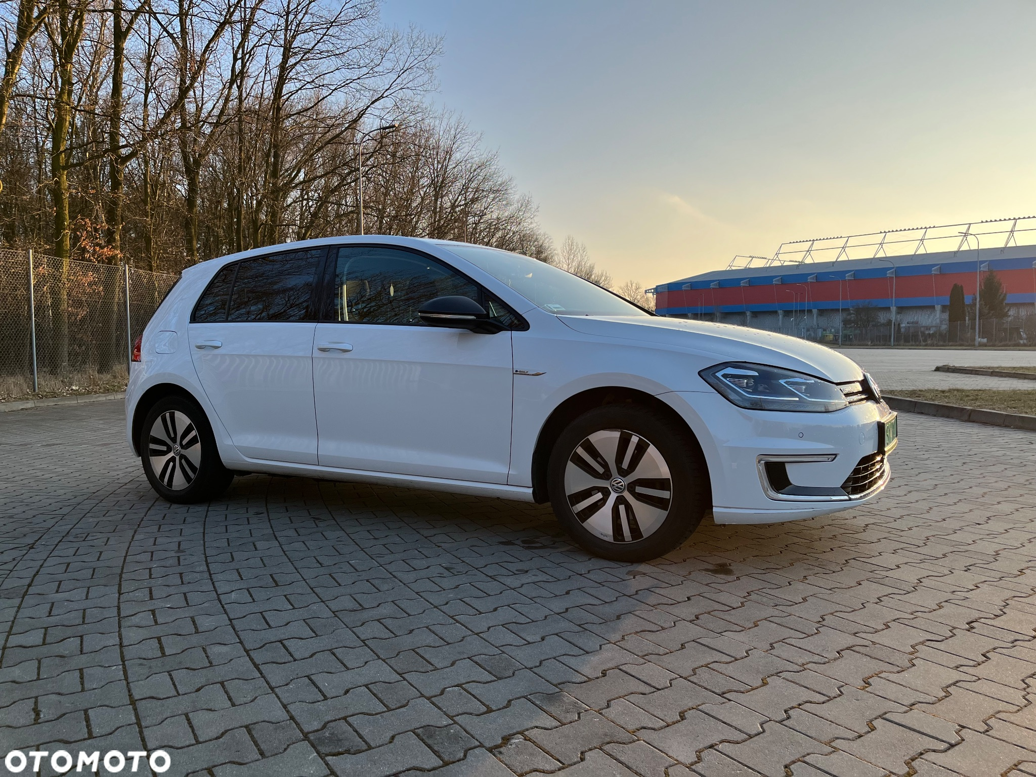 Volkswagen Golf e-Golf - 10