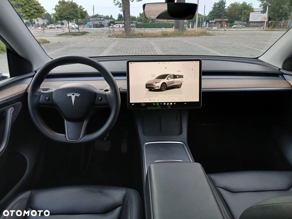 Tesla Model Y RWD - 14