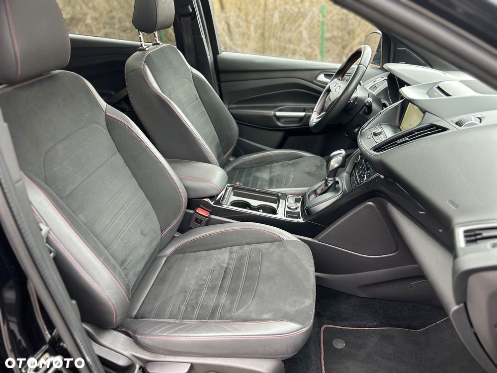 Ford Kuga 2.0 TDCi 4x4 ST-Line - 33