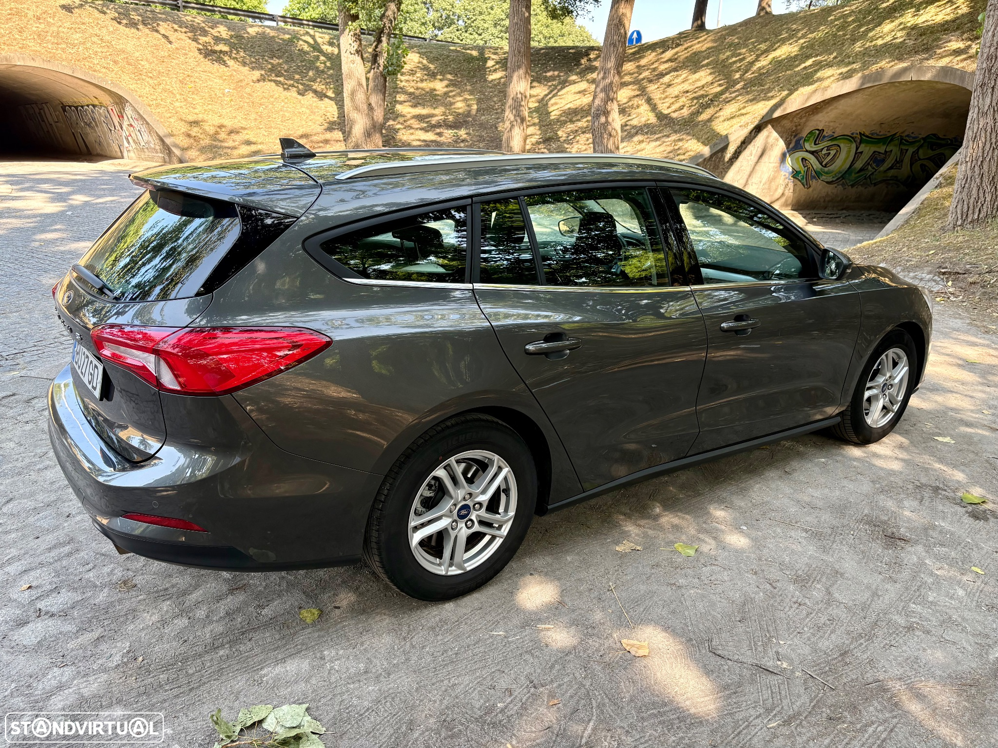 Ford Focus SW 1.0 EcoBoost S&S COOL&CONNECT - 4