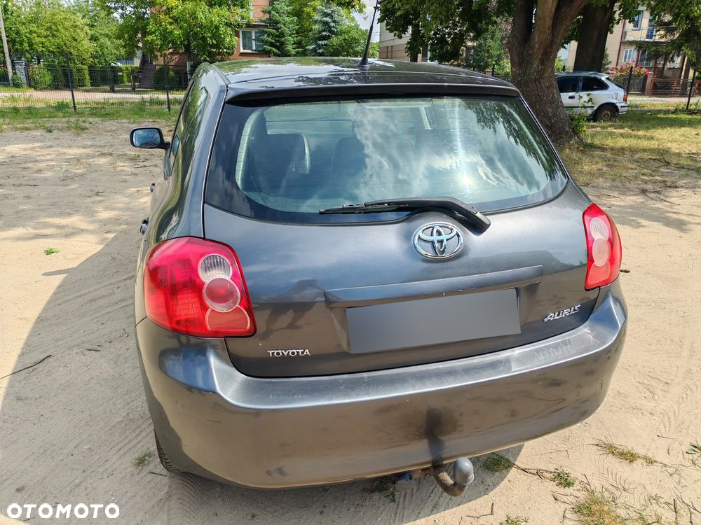 Toyota Auris - 2