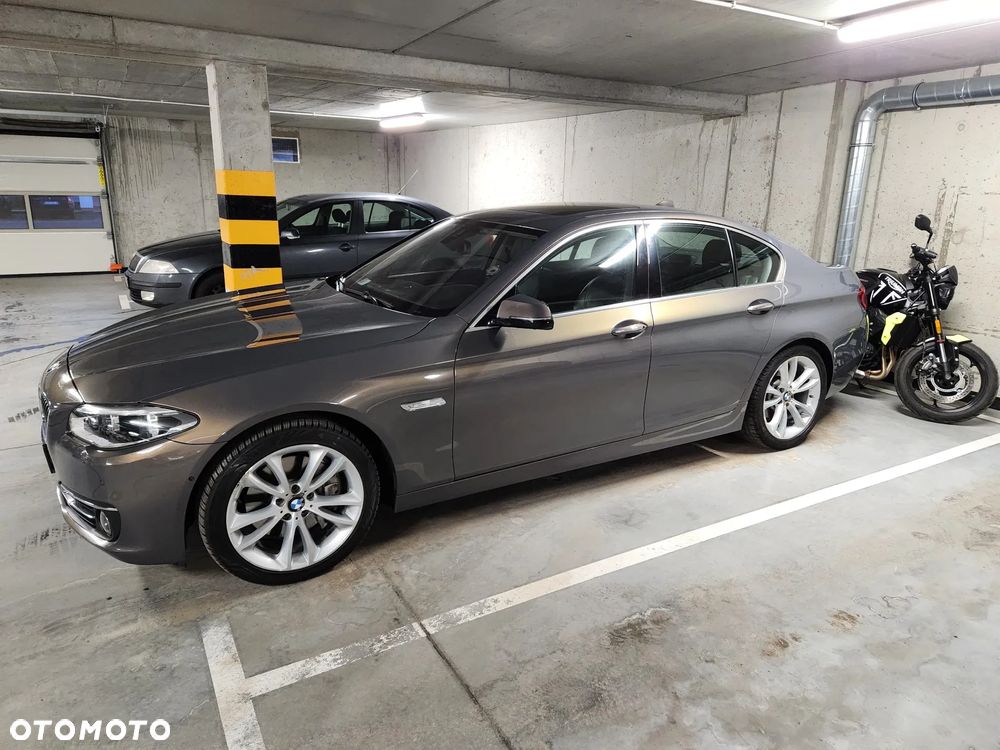 BMW Seria 5 528i xDrive Luxury Line - 3