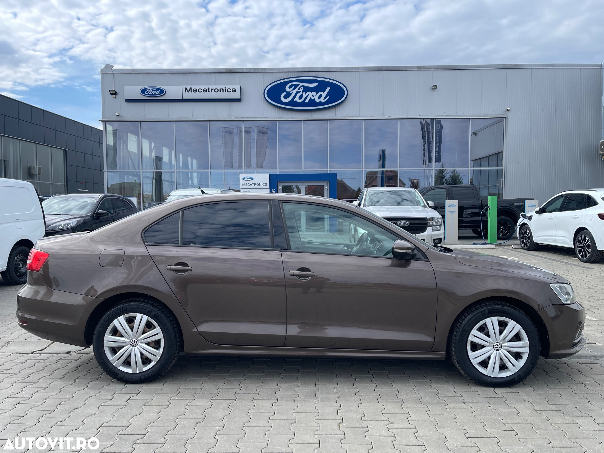 Volkswagen Jetta 1.2 TSI Comfortline - 13