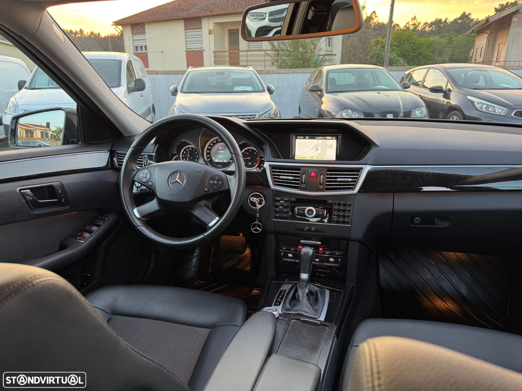Mercedes-Benz E 220 CDi Avantgarde BlueEfficiency Auto. - 27