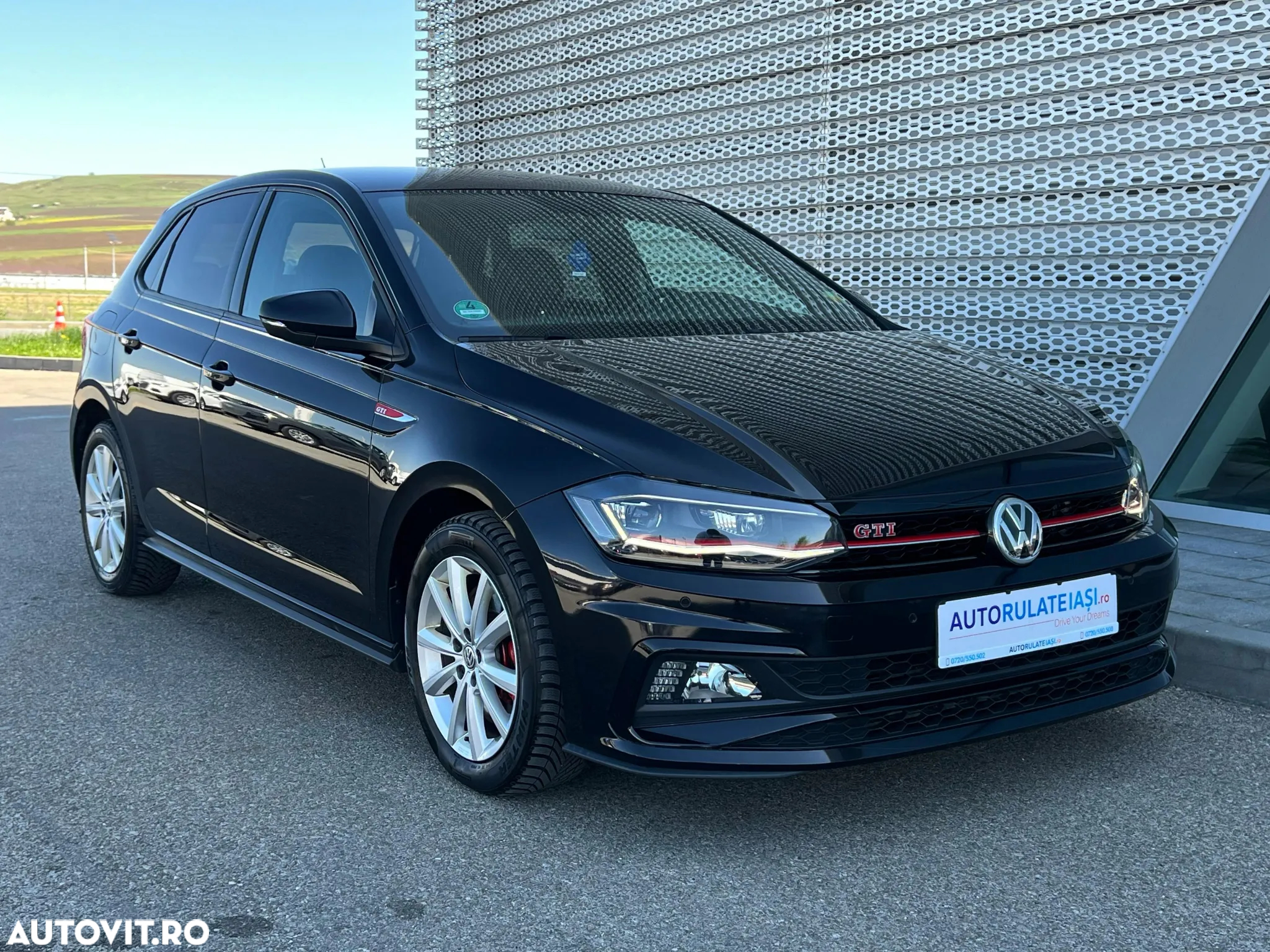 Volkswagen Polo 2.0 TSI DSG GTI - 9