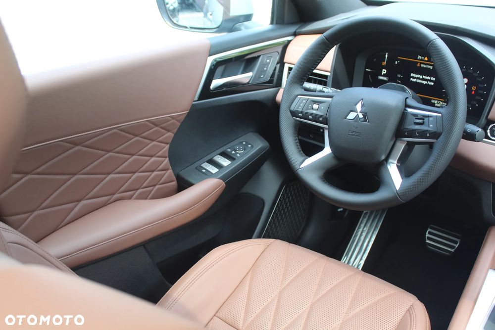 Mitsubishi Outlander Instyle Plus - 24