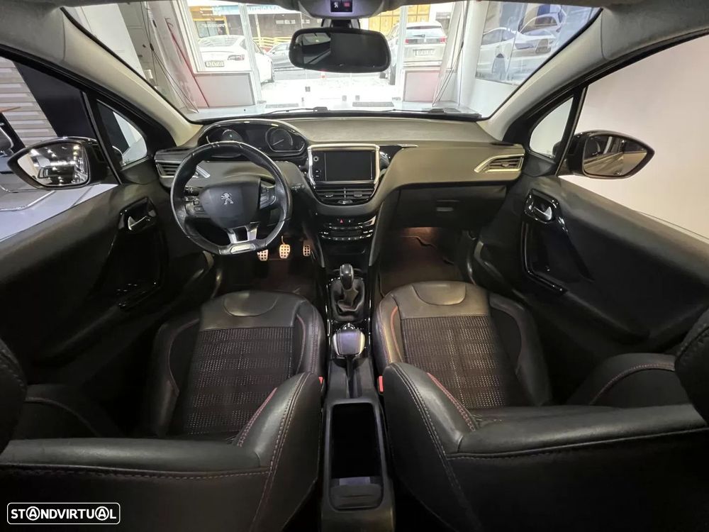Peugeot 2008 1.2 PureTech GT Line — fotografia 6