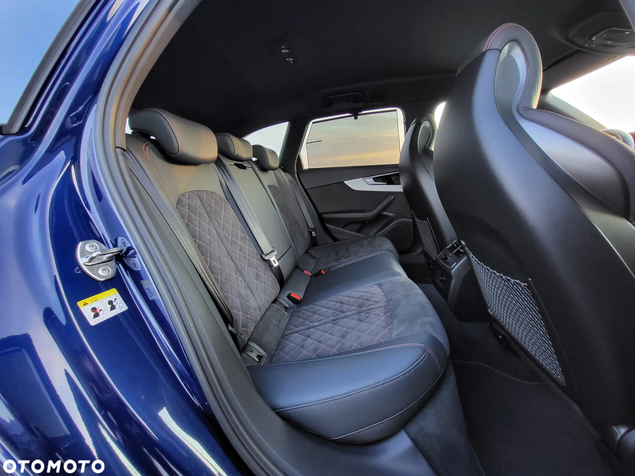 Audi A4 Avant 40 TDI quattro S tronic S line - 14