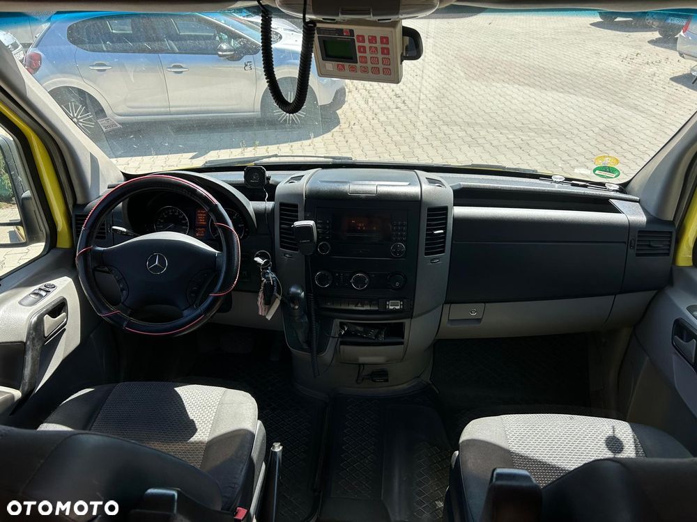 Mercedes-Benz Sprinter - 10