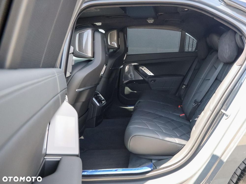 BMW Seria 7 - 14