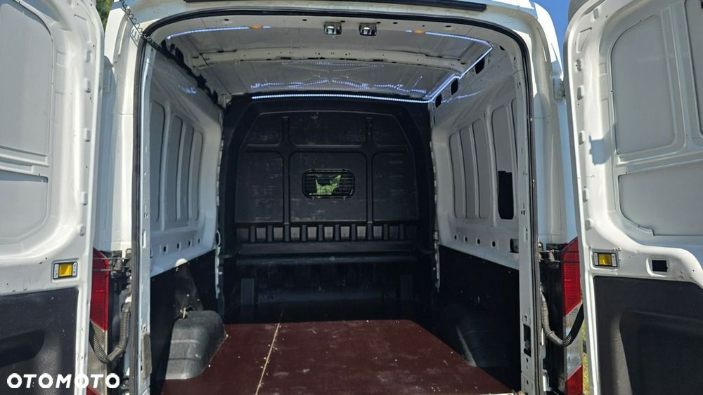 Ford Transit - 19