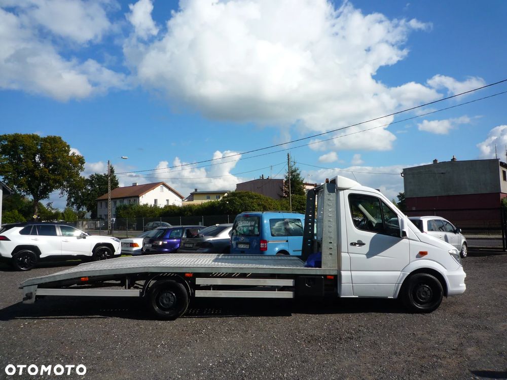 Mercedes-Benz Sprinter - 2