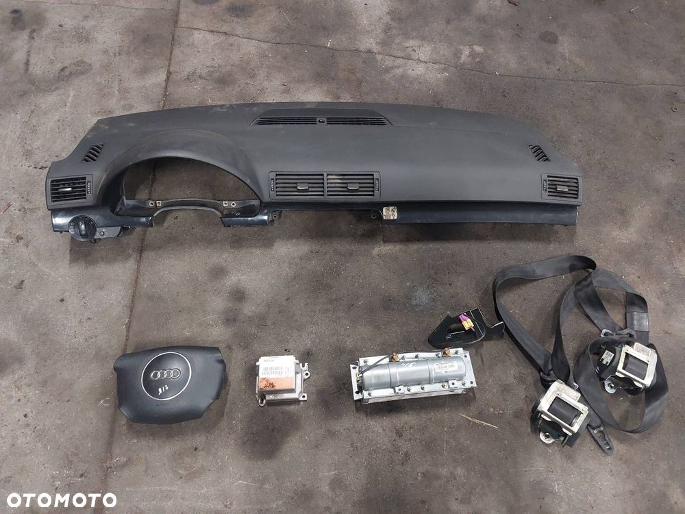 ZESTAW POSTRZAŁOWY AUDI A4 B6 KOKPIT DESKA AIRBAG - 1