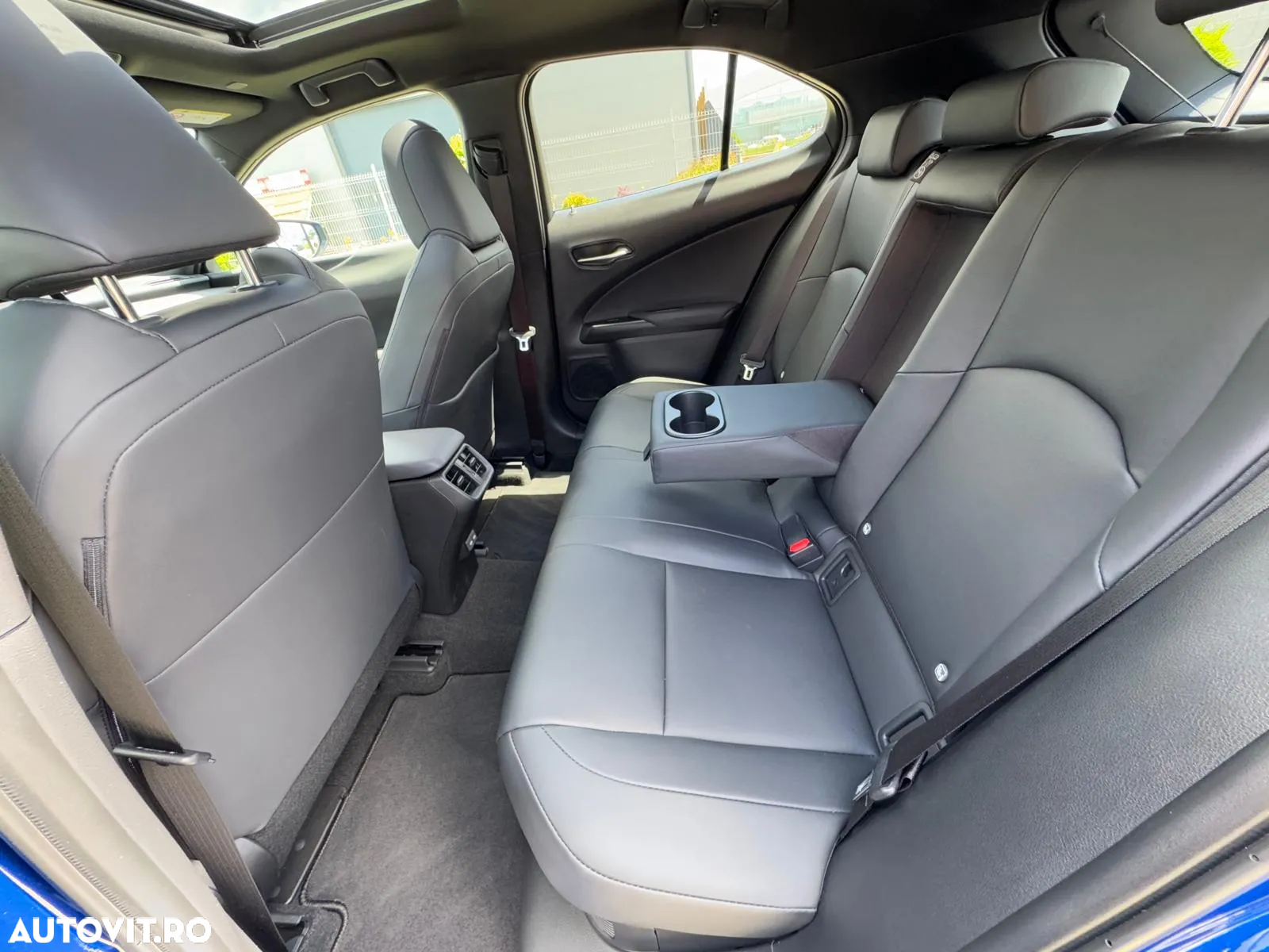 Lexus UX 300h FWD CVT HEV F Sport Design - 16