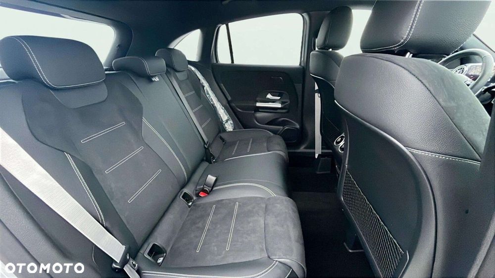 Mercedes-Benz GLA - 20