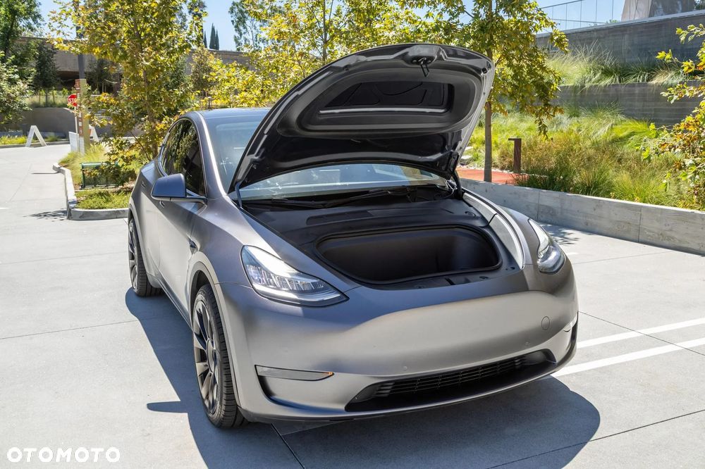 Tesla Model Y Long Range Dual Motor AWD - 17