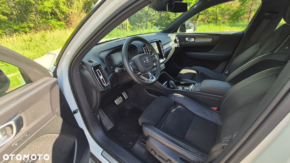 Volvo XC 40 T3 R-Design - 11