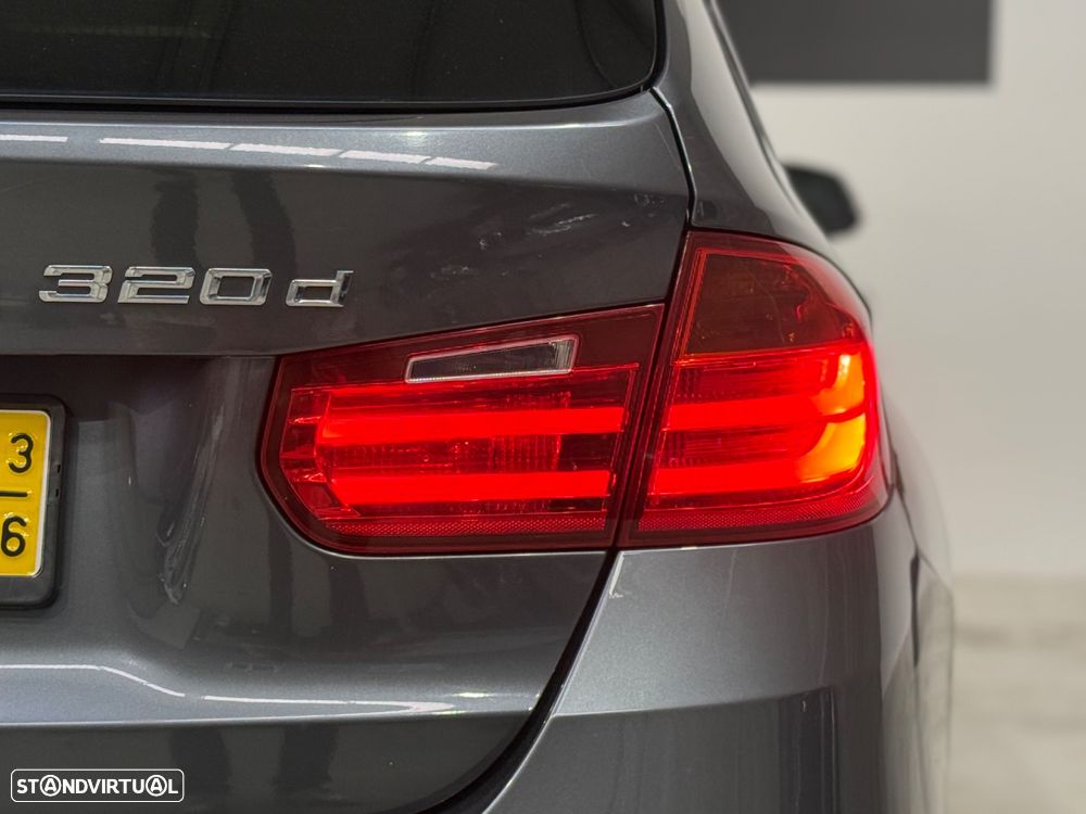 BMW 320 d Efficient Dynamics Edition Blue Perf. Luxury Line - 29