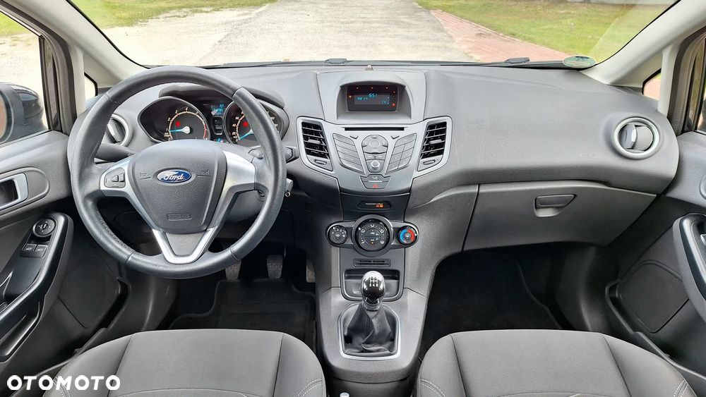 Ford Fiesta 1.0 Champions Edition - 28