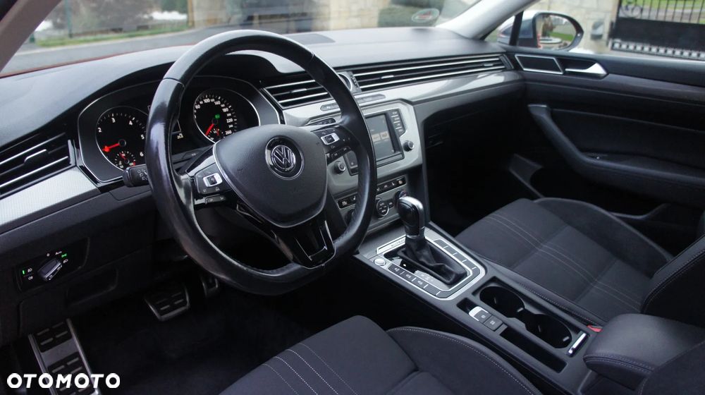 Volkswagen Passat Alltrack 2.0 TDI SCR 4Motion DSG - 17