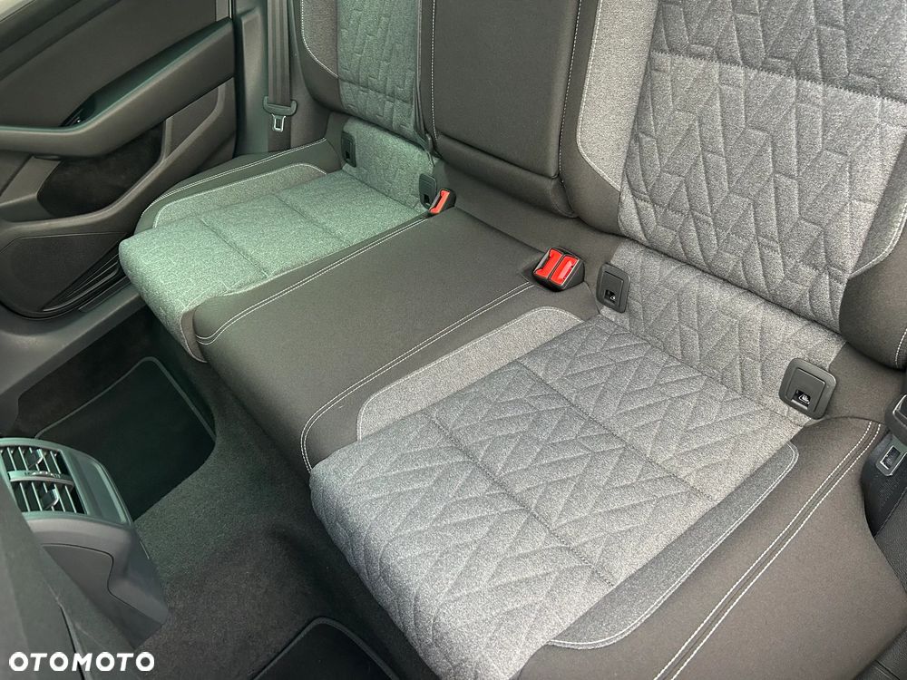 Volkswagen Passat - 15