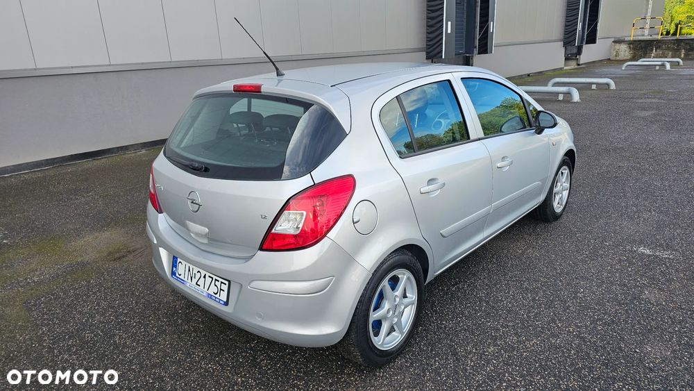 Opel Corsa 1.2 16V Enjoy - 4