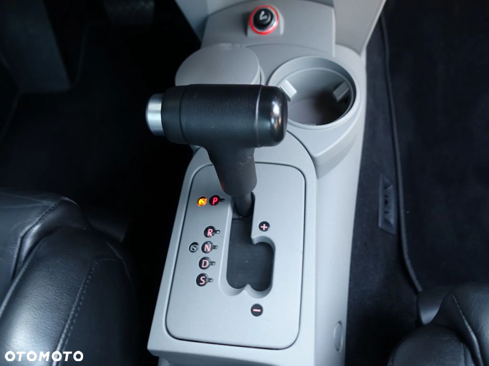 Volkswagen New Beetle Cabriolet 2.0 Automatik - 28