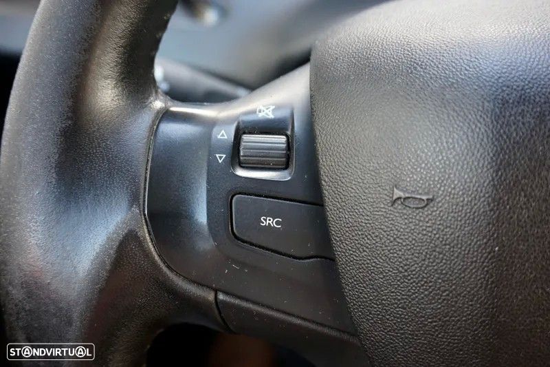 Peugeot 208 1.5 BlueHDi Signature - 15