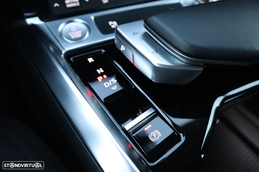 Audi e-tron 55 quattro - 33