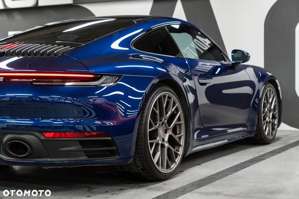 Porsche 911 Carrera 4S - 14