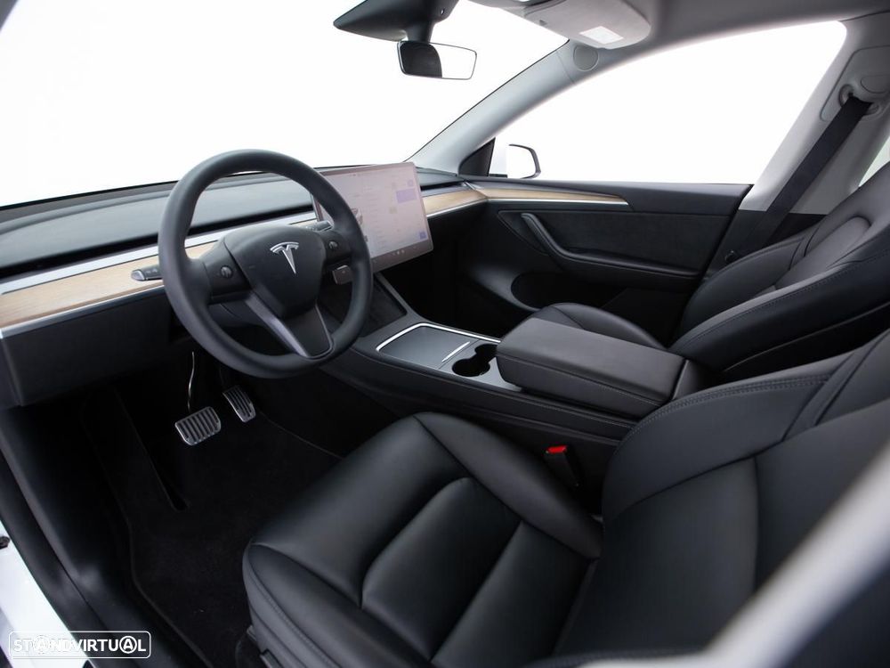 Tesla Model Y Long Range Dual Motor AWD - 9
