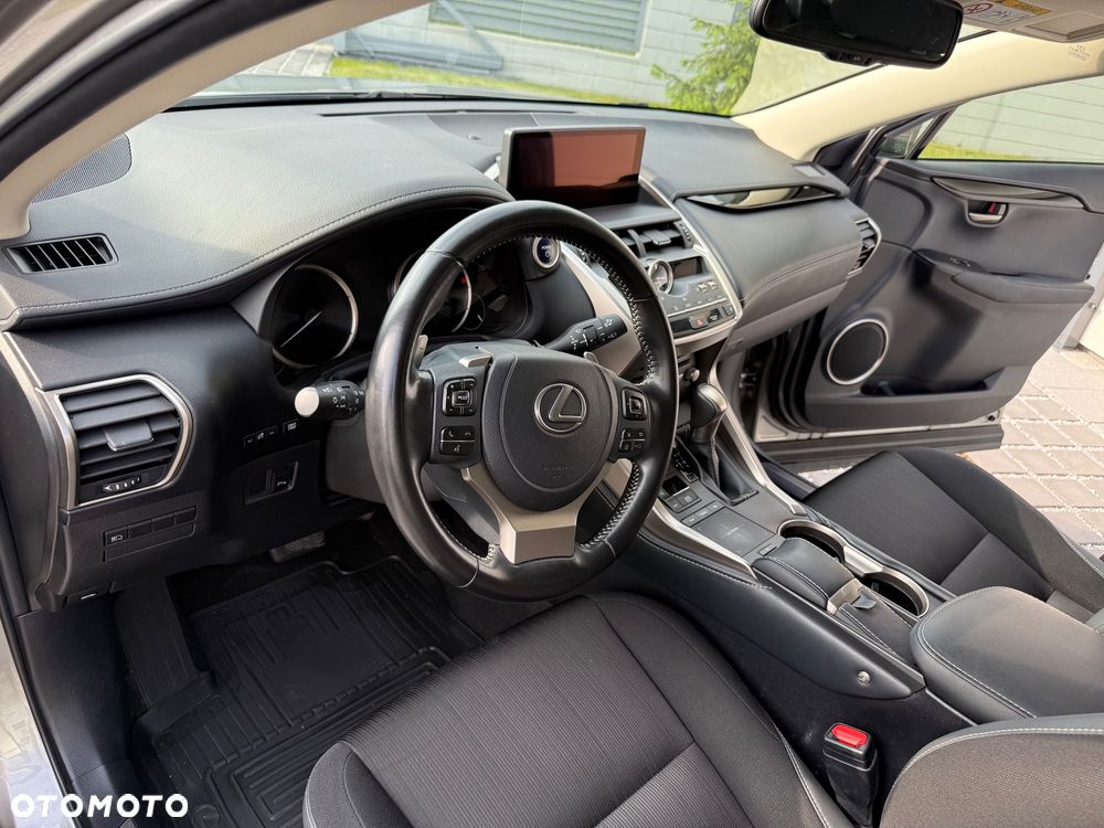 Lexus NX 350h Business AWD - 16