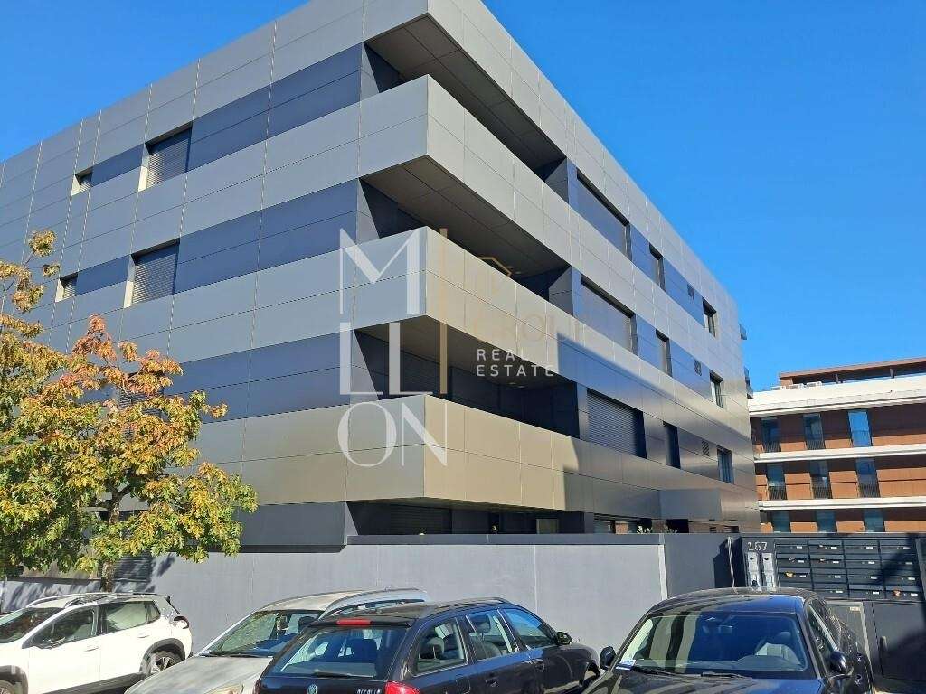 Apartamento T1 com Varanda e Garagem Box | Quinta de Cravel, Vila Nova - Grande imagem: 2/14