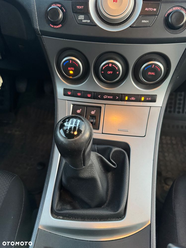 Mazda 3 2.0 Exclusive + - 26