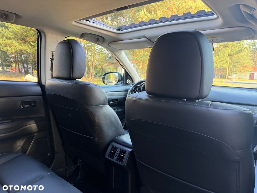 Mitsubishi Outlander 2.0 Instyle SDA 4WD CVT - 27